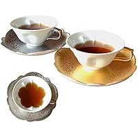 海外 お土産 日本 伝統工芸品 桜の形が浮かび上がる カップ＆ソーサー ペアー 金彩 銀彩 桜ティーカップ碗皿 有田焼 陶器 日本製
