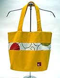 オリジナルたっぷりサイズのトートバッグ　キャンバス×菊唐草がかわいい振袖。【12-24103-a】