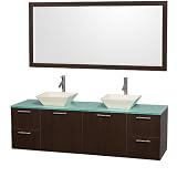 WyndhamコレクションAmare 72インチダブルエスプレッソとグリーンガラストップとボーン磁器シンク、70インチの浴室洗面化粧台ミラー
