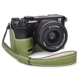 Rieibi ソニー α7CII ケース、ミラーレス一眼カメラα7CⅡ/ILCE-7CM2 専用 A7CM2カメラケース α7CⅡ 保護ケース α7CⅡ 保護カバー ILCE-7CM2 カバー A7C2 ボディケース SONY ILCE-7CM2ハーフケース 人工革 三脚ネジ穴付き 電池交換でき 開閉自由 携帯型 腕ストラップ付き（グリーン）