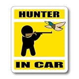 わーるどくらふと HUNTER IN CAR ステッカー（きいろ）　鳥・バードハント　ハンター・猟師・またぎ が車に乗ってます