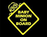 Baby Minion onボード( 6 " x 6 " )イエローDie Cutデカールバンパーステッカーfor Windows車、トラック、ノートパソコン、など。