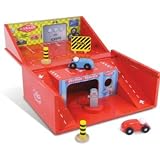 Vilac Foldaway Wooden Car Garage in Carrying Case おもちゃ [並行輸入品]