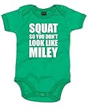 (マイリー　サイラスみたいにならない様にスクワット。) Squat So You Don't Look Like Miley, プリント　ベビースーツ - グリーン/白 12-18 ヶ月