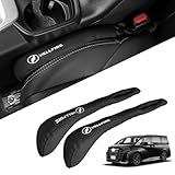 YiluGS トヨタ に適用 ヴェルファイア 刺繍ロゴ左右対称設計 隙間クッション PUレザー シートサイド隙間埋め 完璧にフィット 落下防止 車用シートサイドクッション カー用品 内装パーツ 運転席+助手席 2本セット（ブラック）