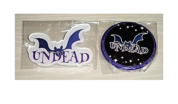 Amazon あんさんぶるスターズ あんスタ Undead ロゴ バッジ 2個セット 缶バッジ クリップバッジ アニメ 萌えグッズ 通販