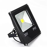 30W LED投光装置 110V 防水スポットライトプロジェクションランプホームガーデンライトLED投光器　フラッドライト　作業灯 30W　家庭電源でもOK IP65完全防水　屋外照明　ガーデン照明　