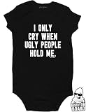 Daft Baby Cry When Ugly People Hold Me Baby Onesieベビーシャワーギフトグラファイト カラー: ブラック
