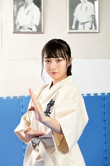 女性アイドルグループ - 山本彩加 空手着