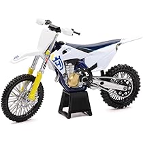 KTM レッドブルバイク 1/12 スケール KTM レッドブルバイク 1/12 スケール Amazon.co.jp: KTM 1:12