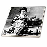 3drose Scenes from the Pastマジックランタンスライド – ヴィンテージJapanese Geisha Listening to 78 RPMレコードon a Phonogra