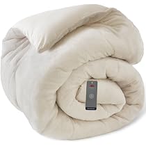 Amazon｜アイリスプラザ 掛け布団 シンサレート 充填量1.5kg 軽くて