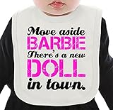 Move Aside Barbie There's A New Doll In Town Funny ネクタイを有する有機ビブ Medium