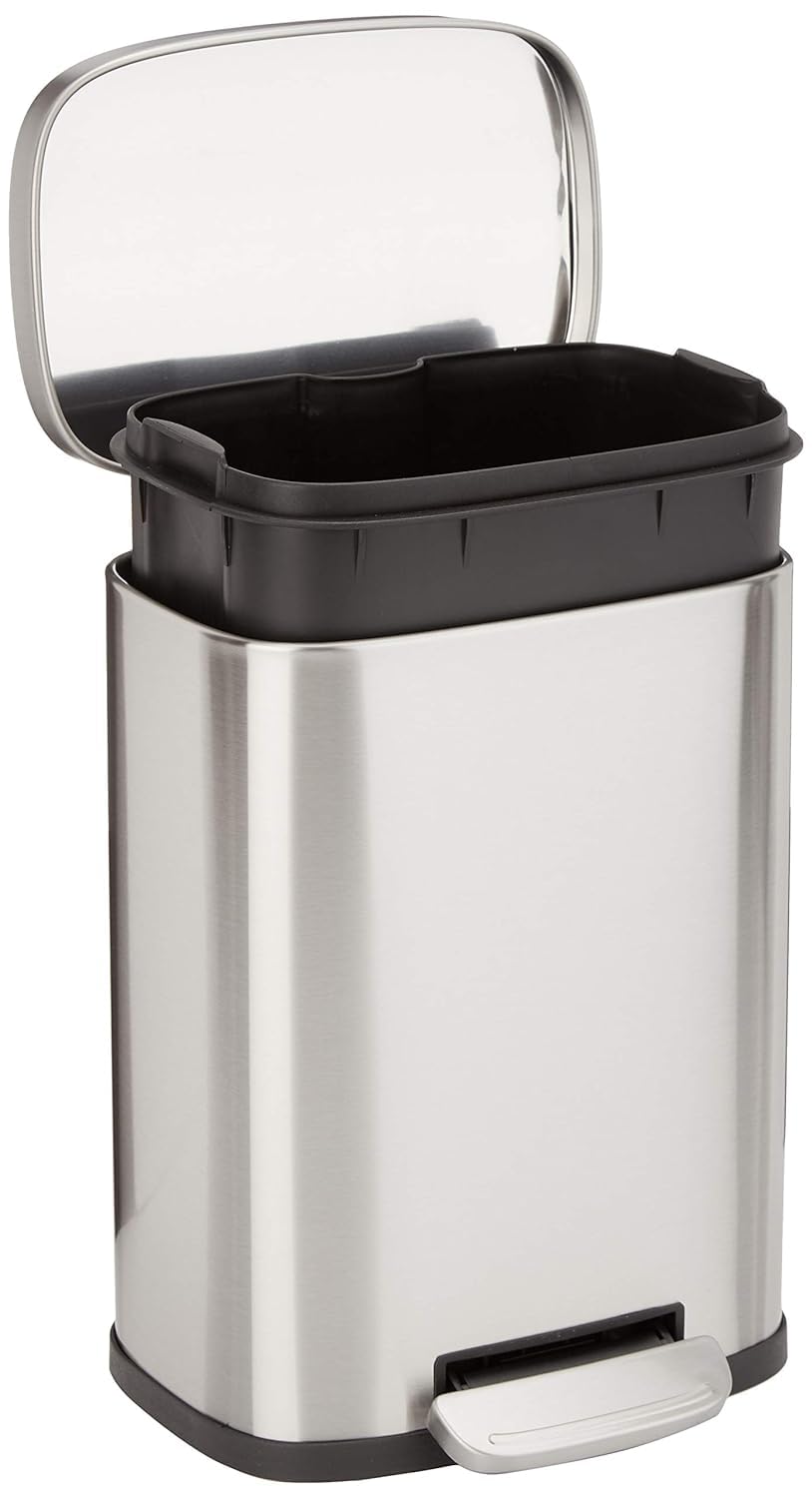 Amazonベーシック 5L ペダル式ゴミ箱：ペダルの耐久性に疑問符 — 長期使用に耐えうるか？