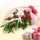 誕生日フラワーギフト　花キューピット ユリとバラの花束