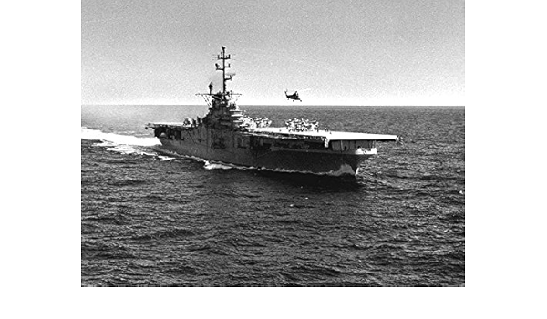 Amazon 米国海軍のaircraft Carrier Uss Valley Forge Cvs 45 オペレーティングat Sea On 1958年8月27 With A アートフレーム ポスター オンライン通販