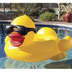 浮き輪 男性用 面白デザイン 海水浴で盛り上がるメンズ向けのおすすめプレゼントランキング 予算5 000円以内 Ocruyo オクルヨ