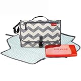 (スキップホップ) SKIP HOP オムツ替えシート マット ポーチ 便利 05.Chevron【シェブロン】