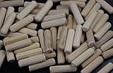 CHENGYIDA 30 * 8mmグルーブ/溝付き、木製、ダウエルピン ダウエルピン ハードウェア 平行ピン 木製ダボ 家庭 ウッドピン 置換 カップボード 円形 キャビネット引き出し -1000個