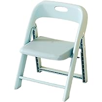 子供用の椅子は折り畳み式で持ち運びに便利である Amazon.co.jp: AKEMI LIVING キッズチェア ローチェア