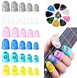 ギターピック付きシリコンギター指先プロテクター、30個の滑り止め指先保護カバーキャップ、20個の混合カラフルなギターピック、ウクレレ楽器用の5サイズの指ガード