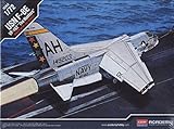 Academy USN F-8E VF-162 "The Hunters" Model Kit