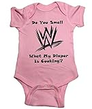 WWE Baby One Piece " Do You Smell What My Diaper料理は」 カラー: ピンク