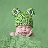 かわいい緑のカエルの赤ちゃんの写真から3ヶ月ニット編みビーニーハットプロップ