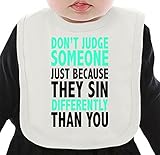 Don't Judge Someone Just Because They Sin Diferent Slogan ネクタイを有する有機ビブ Medium