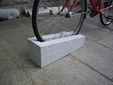 訳あり4自転車スタンドニュータイプ！キューブデザイン！【ホワイト】☆当店オリジナルサイクルスタンド　バイシクルスタンド　自転車ストッパー