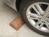 車止め【御影石】・カーストッパー ピカピカ薪デザイン４５ｃｍレンガ色。この商品は2本1組です。