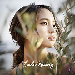 Kissing / Leola