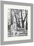 AshleyフレームプリントSenior Playing Chess Alone、壁アートホーム装飾、ag6025708 30x26 Silver Frame 6025708-AFPP1-SB16