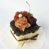 クリームたっぷりかわいいプリザーブドフラワーチョコケーキ・アレンジケースに入れて