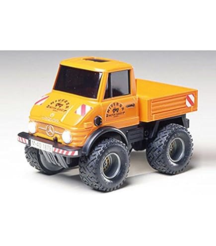 Amazon.co.jp: Tomica No.22 - Mercedes Benz Unimog (Box) : Toys & Games