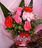 おまかせ花束２９　 【生花】 【花束贈呈】【かわいい花束】【おしゃれな花束】【かわった花束】【個性的な花束】　色をご指定ください。季節・時期の入荷により花材・資材は変更いたします（写真は一例です） お