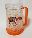 【フーターズ　HOOTERS】　中古プラスチック製ジョッキ／マグ　氷がいっぱい入っているかのように見える!!!　USアドバタイジング