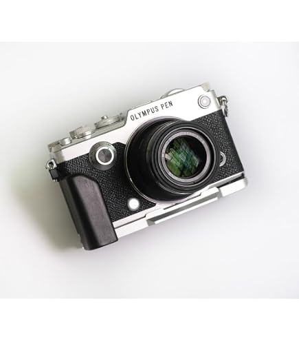OLYMPUS PEN-F 専用純正グリップ ECG-4 ＋オマケ Amazon | OLYMPUS ミラーレス一眼 PEN-F専用 カメラグリップ ECG-4