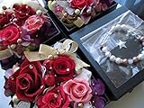 プリザーブドフラワー　華やかなローズbox。水晶が入ったブレスレット付き　お誕生日やギフト、プレゼントに