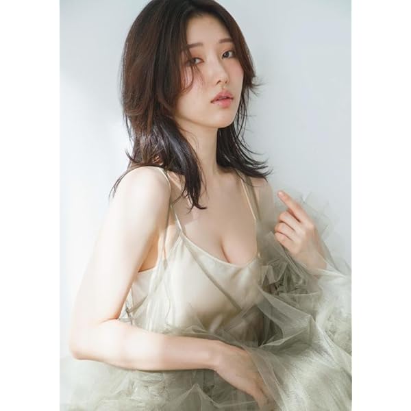 Amazon.co.jp: 初夏 UIKA 石原夏織 1st 写真集 NFTデジタル特典付き特