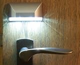センサーライト　人感センサー　玄関　廊下などの周りに適用　夜間自動点灯防犯・防災