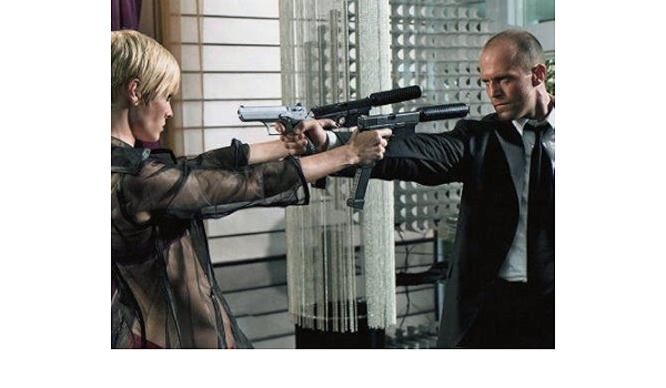 Amazon ブロマイド写真 トランスポーター2 銃を突きつけ合う2人 ジェイソン ステイサム ケイト ノタ ノーブランド品 アイドル 芸能人グッズ 通販