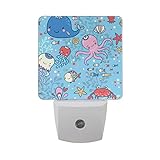 Alaza Cartoon Marine Whale Octopus andクラゲプラグインLED Dusk to Dawnセンサーナイトライト、cool-touchデザイン壁階段用ライト寝室キッチン