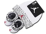 (Jordan)ジョーダン ベビー Elephant 新生児 帽子＆ソックスシューズ セット (白黒赤) [並行輸入品]