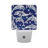 Alaza Ocean SeaドルフィンブルーLED Night Light Dusk to Dawnセンサープラグの夜ランプのデザイン大人用ベッドルームバスルームホームデコレーション