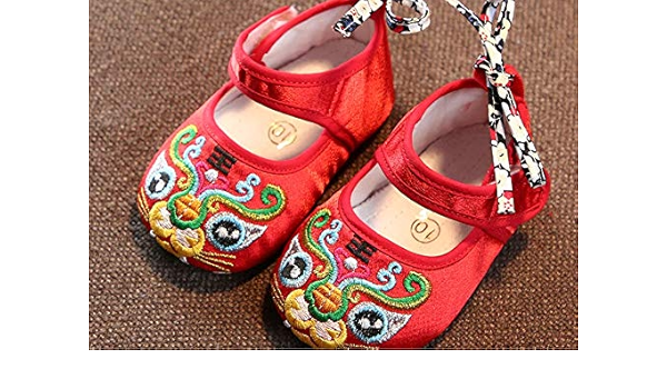 Amazon Co Jp 中国風のベビーシューズ 手作りのベビーシューズ 1歳のタイガーヘッドシューズ 汗を吸収する通気性の足 布の靴の柔らかい底の幼児の靴 スポーツ アウトドア
