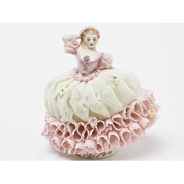 素敵でユニークな アイリッシュドレスデンの花を持つレースドール Grace 白薔薇 置物 Revuemusicaleoicrm Org