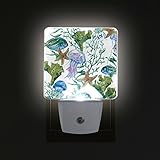 Alaza LED Night Light withスマートDusk to Dawnセンサー、Jellyfish Sea Lifeヴィンテージプラグin Night Light Great Forベッ