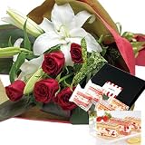 花とスイーツ ギフトセット 豪華 ユリ レッドバラ　花束 と アマンドクリームケーキ