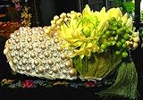 大粒パールとマムのクラッチバッグスタイルブーケ